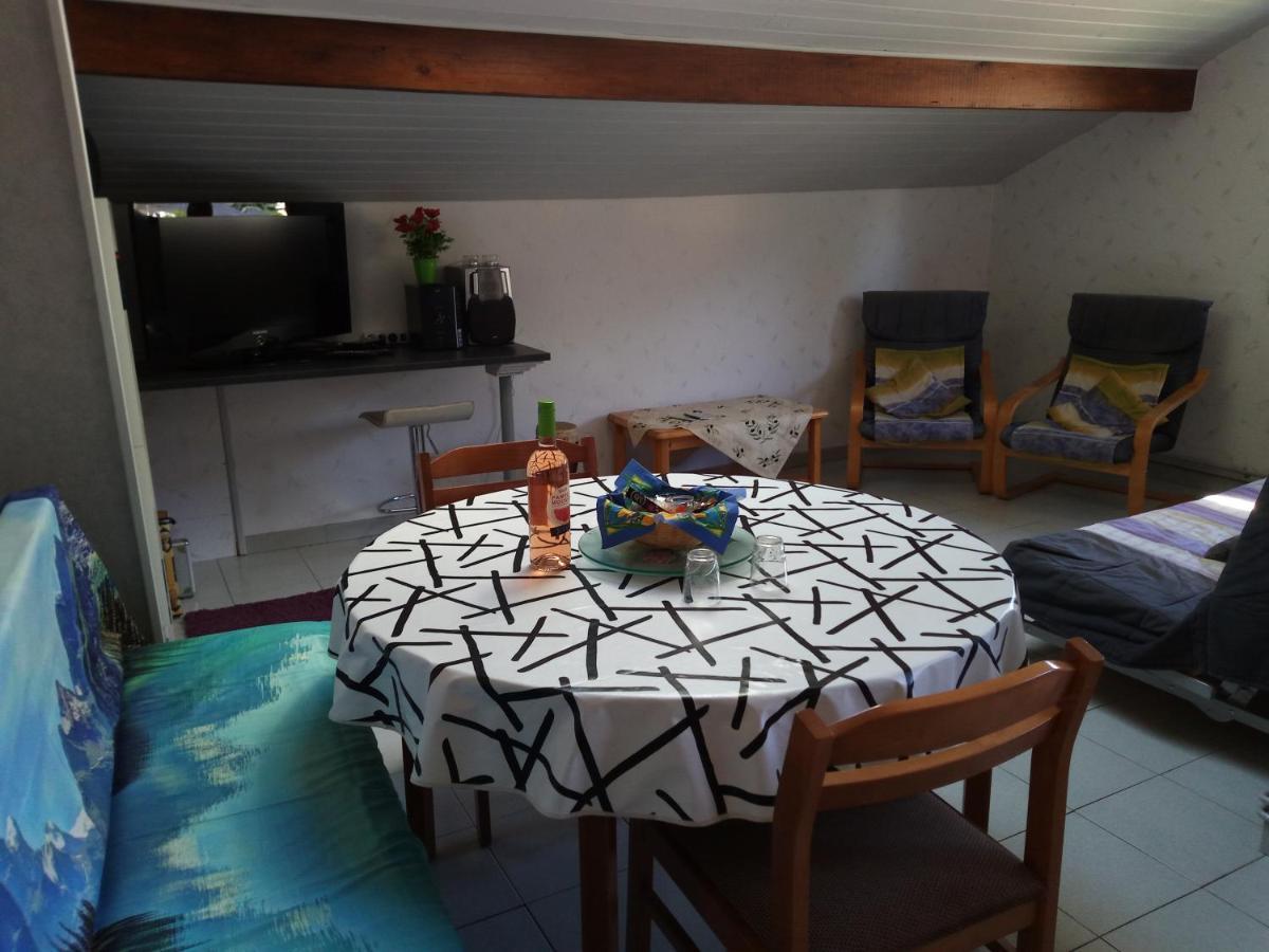 Zimmer Mit Fruehstueck Challes-les-Eaux Exterior photo